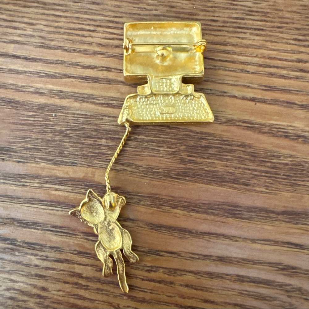 JJ Vintage Cat Mouse Pin Brooch Error Computer Desktop Dangle Signed 1980s BinAH - Picture 2 of 5